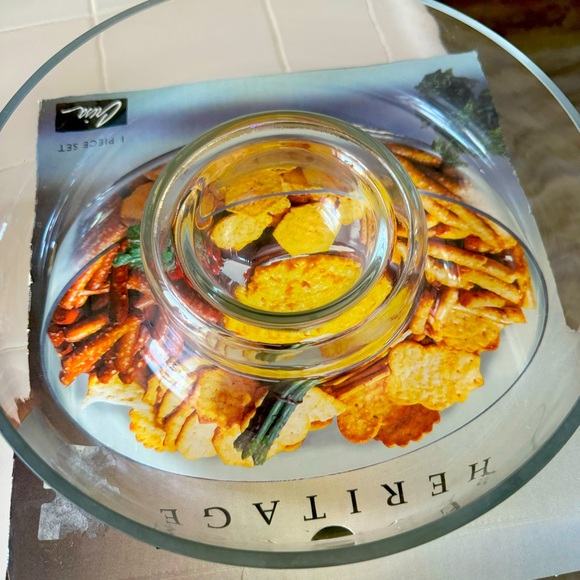 Glass Chip and Dip Party Platter - Picture 1 of 7